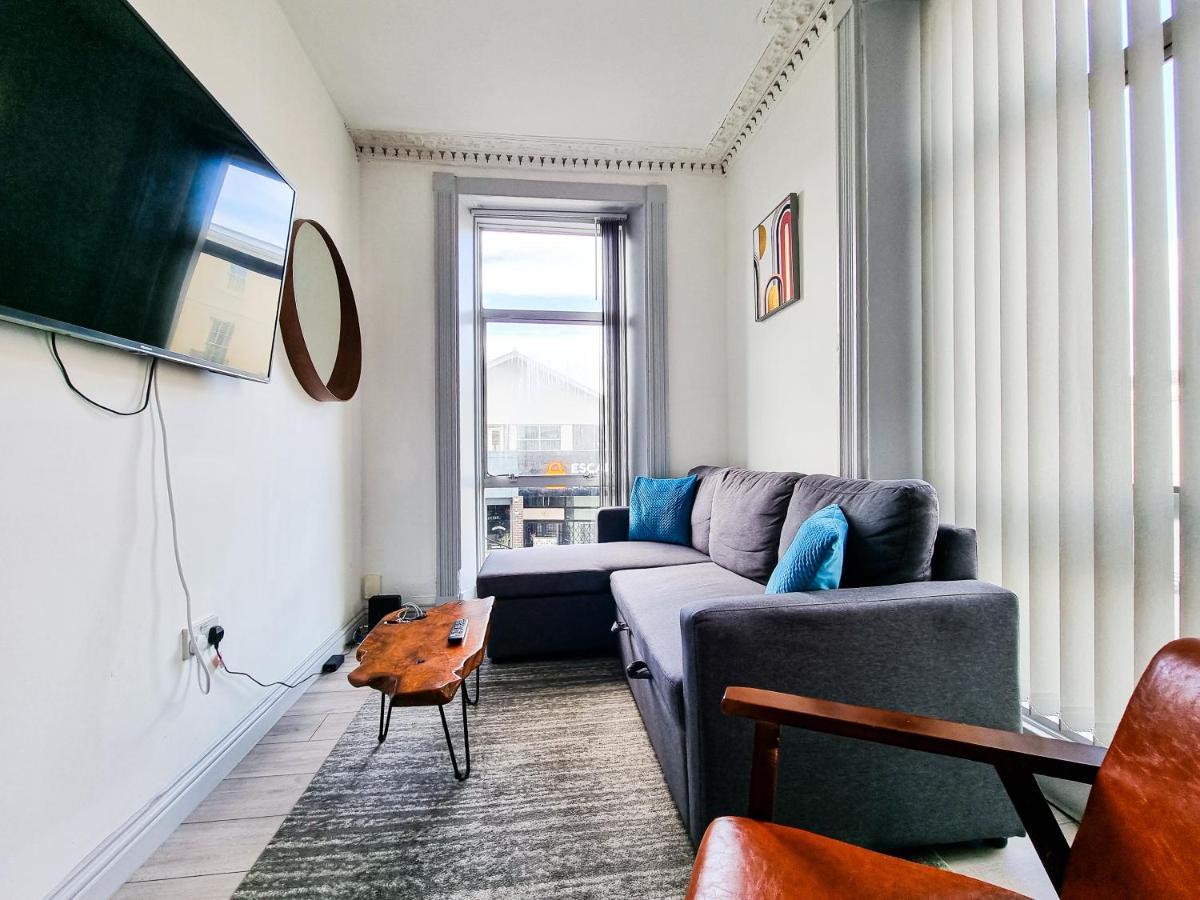 Newly Refurbished Flat In Central Cheltenham With Parking Экстерьер фото