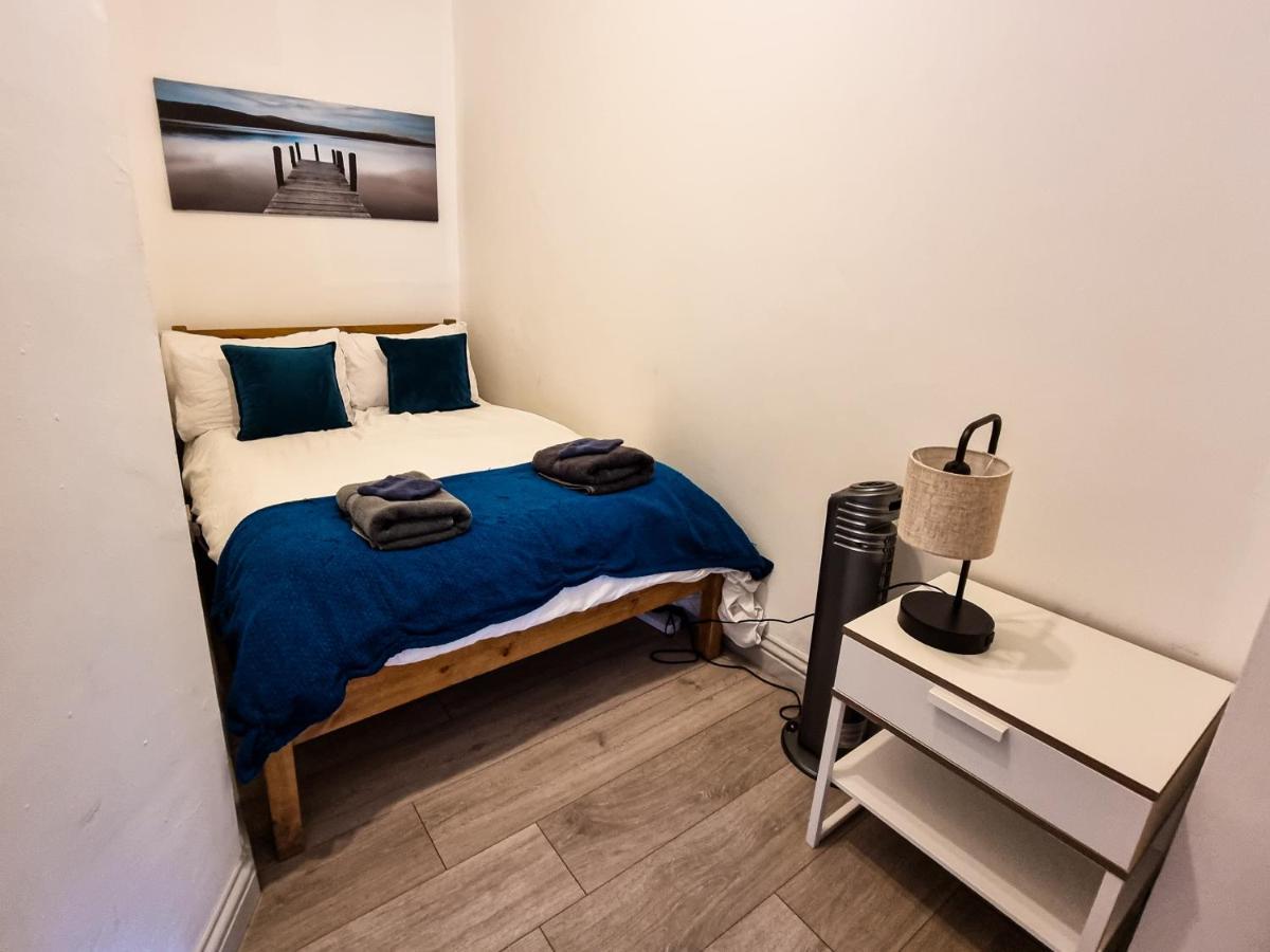 Newly Refurbished Flat In Central Cheltenham With Parking Экстерьер фото